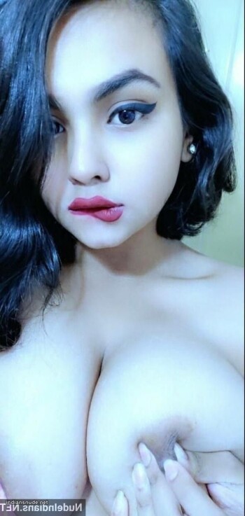 Big boobs model nude (4)