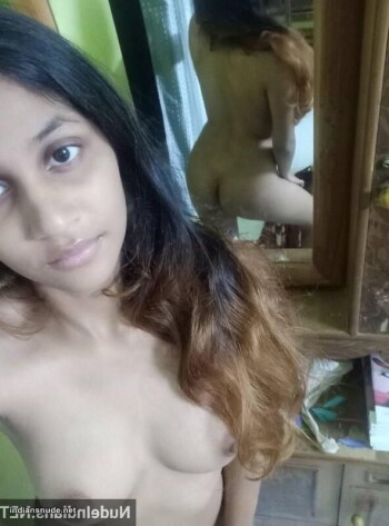 Desi nude teen girl selfie (2)