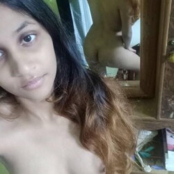 Desi-nude-teen-girl-selfie-2