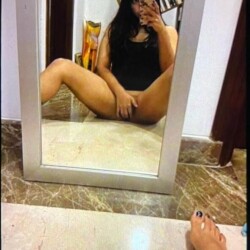 sexy-nude-selfies-in-tight-bra-panty-8