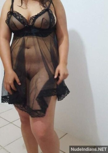 Indian boobs porn pics of nude bhabhi and wives (18)