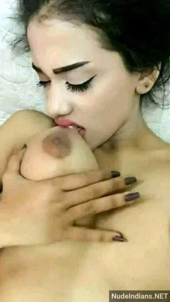 Indian boobs porn pics of nude bhabhi and wives (23)