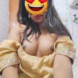 Indian-boobs-porn-pics-of-nude-bhabhi-and-wives-47