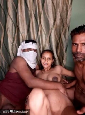 Indian wife nude sex and sexy selfie pics (44)
