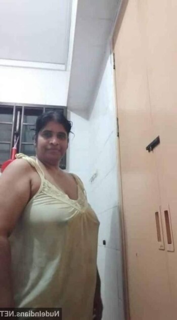 mature-tamil-aunty-photo-nude-big-ass-boobs-18.jpg