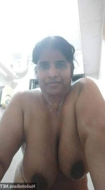 mature-tamil-aunty-photo-nude-big-ass-boobs-8.jpg