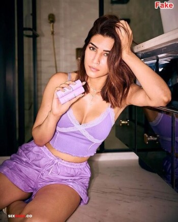 Kriti sanon​ (7)