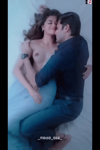 Bollywood-Actresses-Fake-Nude-gif-33.gif