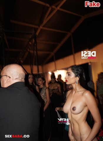 Sobhita Dhulipala Complete Naked