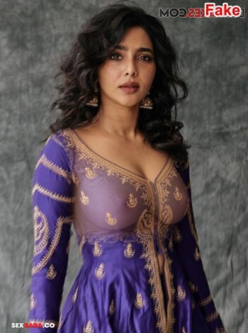 Aishwarya-Lekshmi-3fa87c884f4b77436.jpg