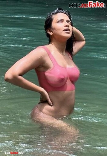 Amala-Paul-53ad65439ec66593c.jpg