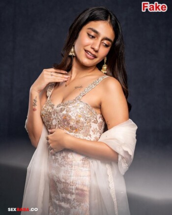 Priya_Varrier_32.jpg