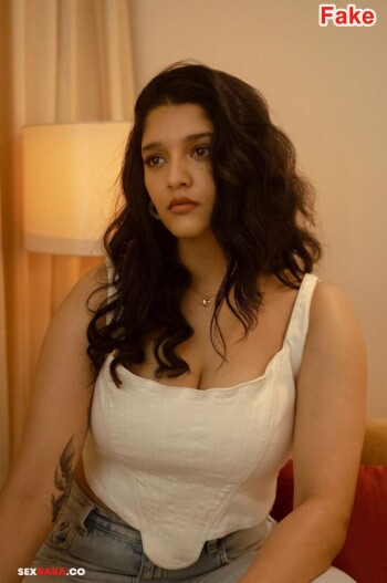 Ritika-Singh-4.jpg
