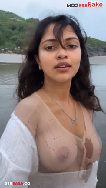 Amala_Paul_2.jpg