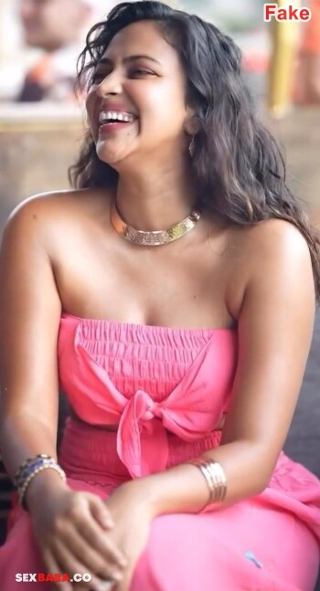 Amala_Paul_8.jpg