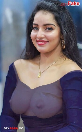 Malavika_Menon_10.jpg