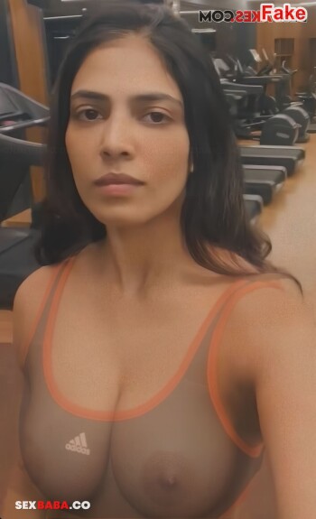 Malavika_Mohanan_4.jpg