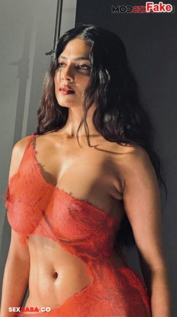 Malavika_Mohanan_52.jpg