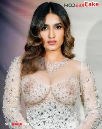 Saniya_Iyappan_150975062a1dbffd7.jpg