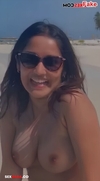 Anikha_Surendran_23.jpg