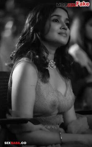 Anikha_Surendran_7.jpg