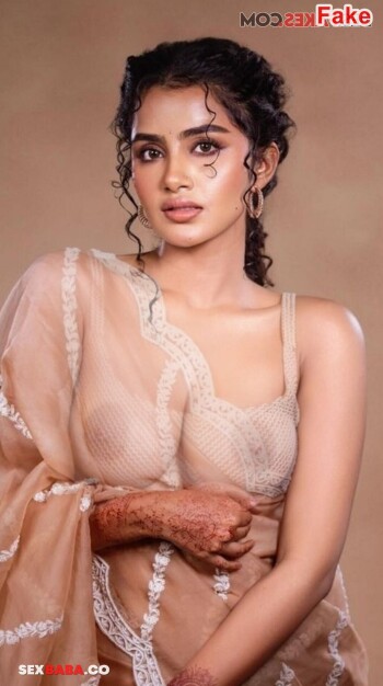 Anupama_Parameswaran_22.jpg