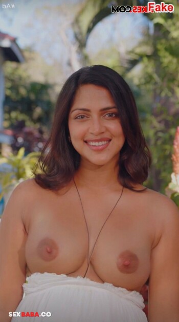 Amala_Paul_2.jpg