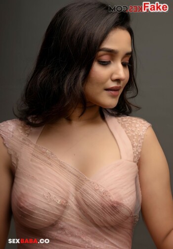 Anikha_Surendran_41_x-8.jpg