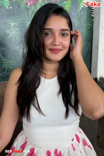 Anikha_Surendran_x.jpg