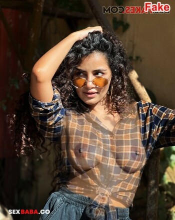 Anupama_Parameswaran_7_x.jpg