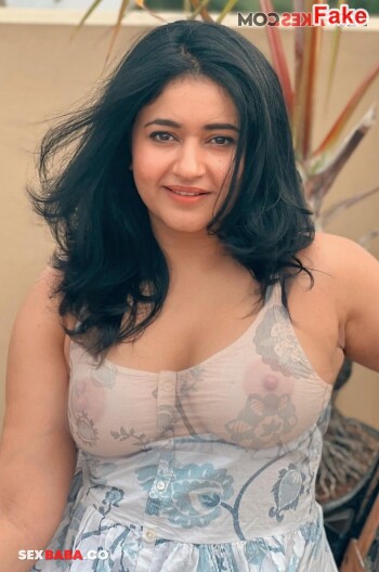 Poonam_Bajwa_11_x.jpg