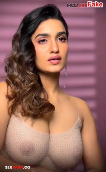 Saniya_Iyappan_x-5.jpg