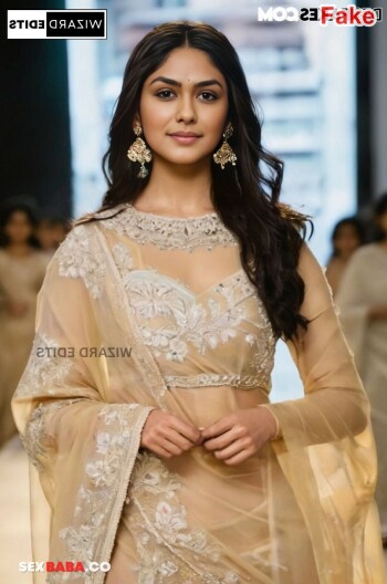 Mrunal Thakur (non nude) (1)